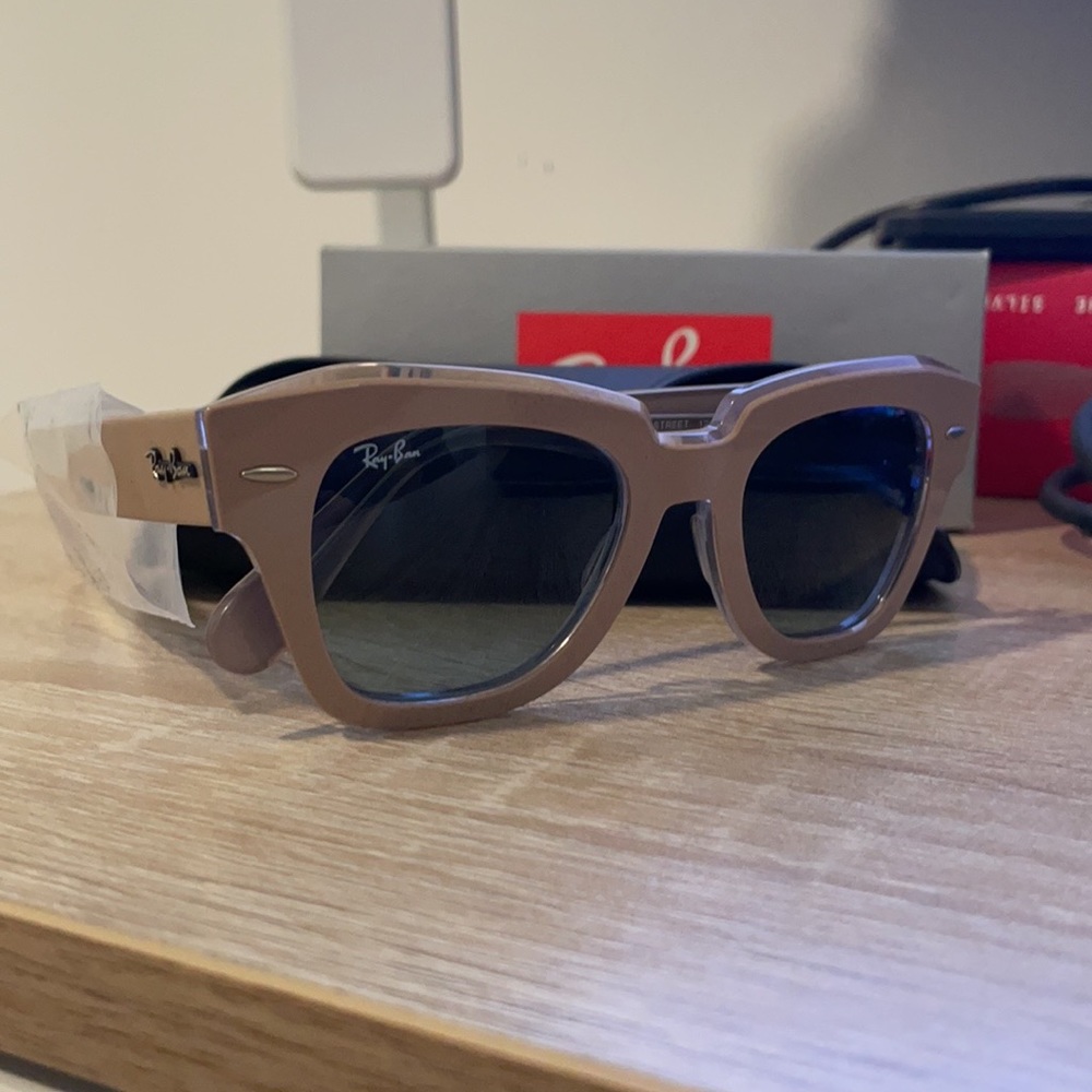 BRAND NEW Rayban State Street sunglasses.